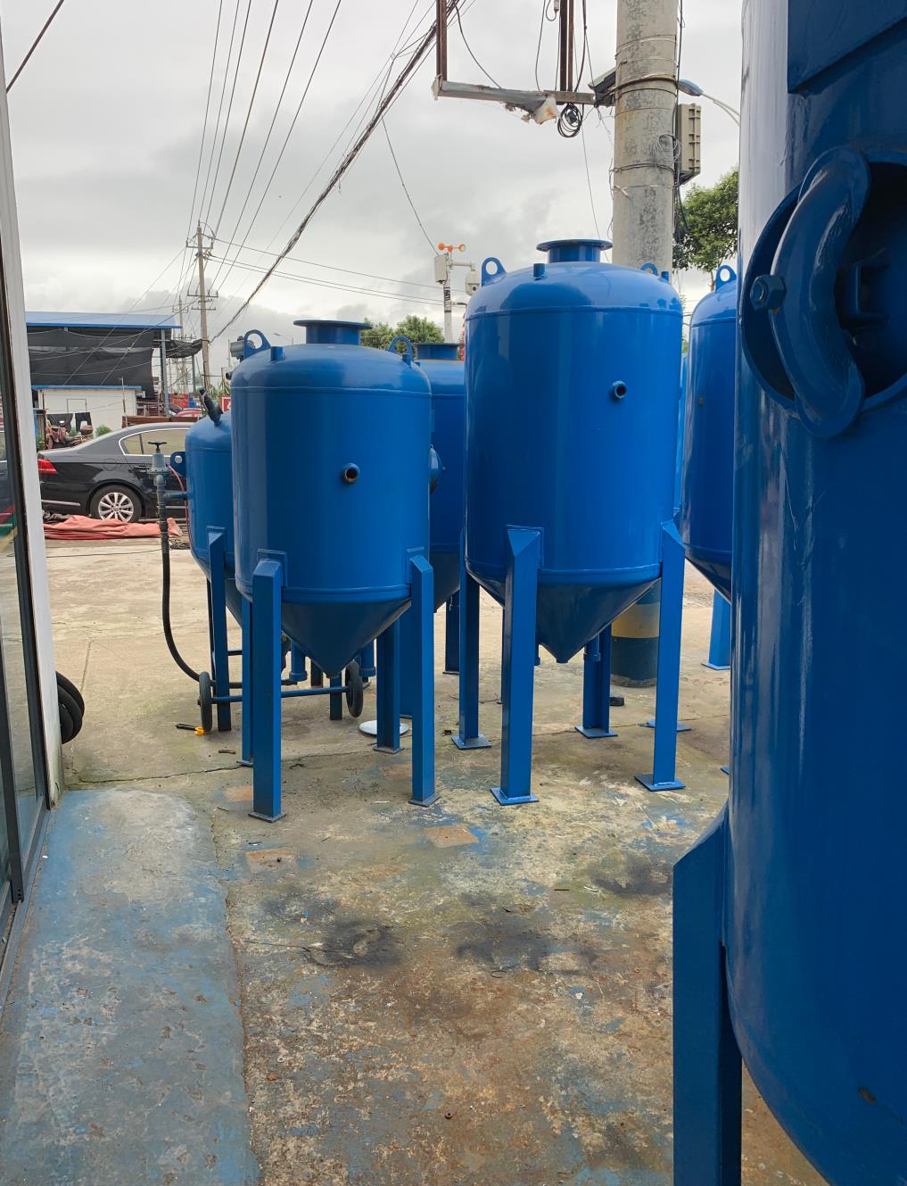 江蘇拋丸機除銹設(shè)備 1 噴砂機/噴砂罐 1